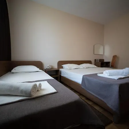 Velista Hotel 2*
